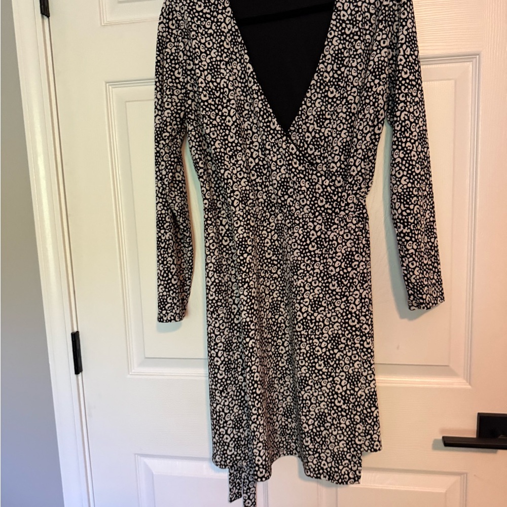 LOFT Black and White Long Sleeve Wrap Dress
